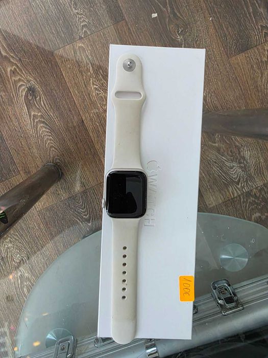 Смарт часовник Apple Watch – с оригинална кутия и каишка
