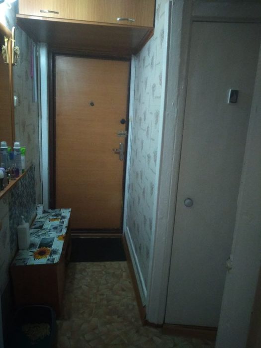 Продам  2 комн в 11 а микр