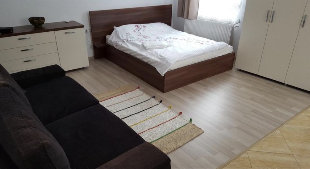 Camere de inchiriat la Vila, fara grija facturilor, Lenin Sud. 1200 RON totul inclus. Loc de joaca, Curte si parcare inclusa in pret.