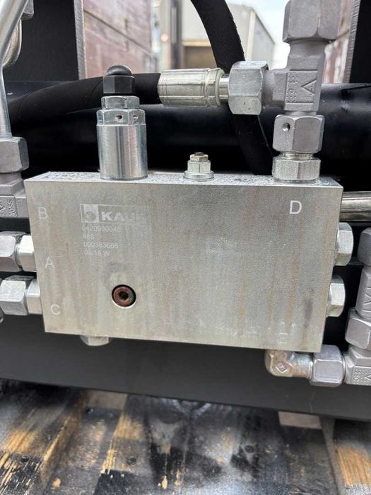 Atașament Bale Clamp KAUP Tip 1.5T413 Capacitate 1400 kg