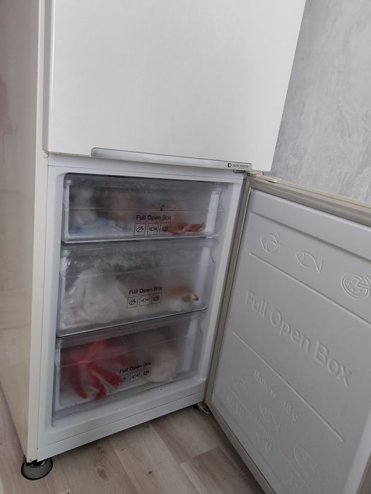 Продам холодильник