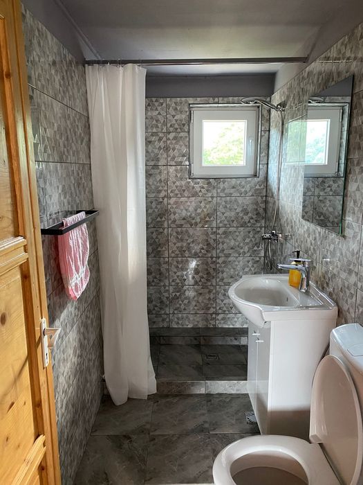 Cabana de inchiriat 11 camere 22 persoane muntele rece  jud. Cluj