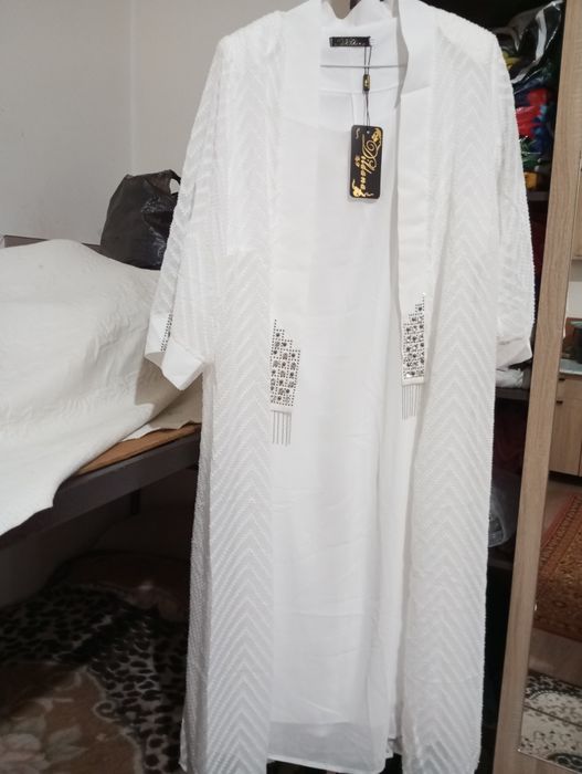 Продам платье новое