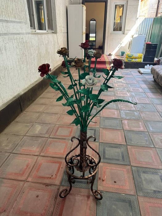Железные кованые розы
