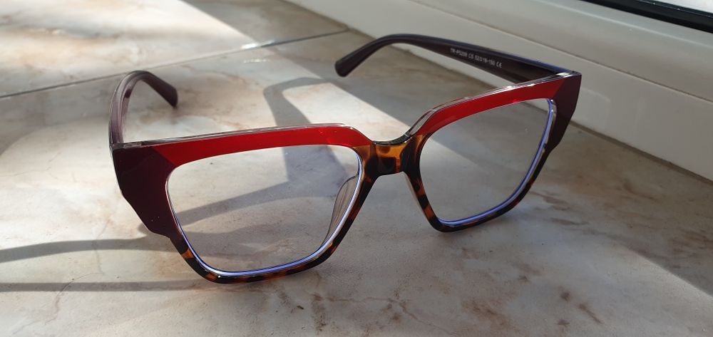 Диоптрична рамка за очила