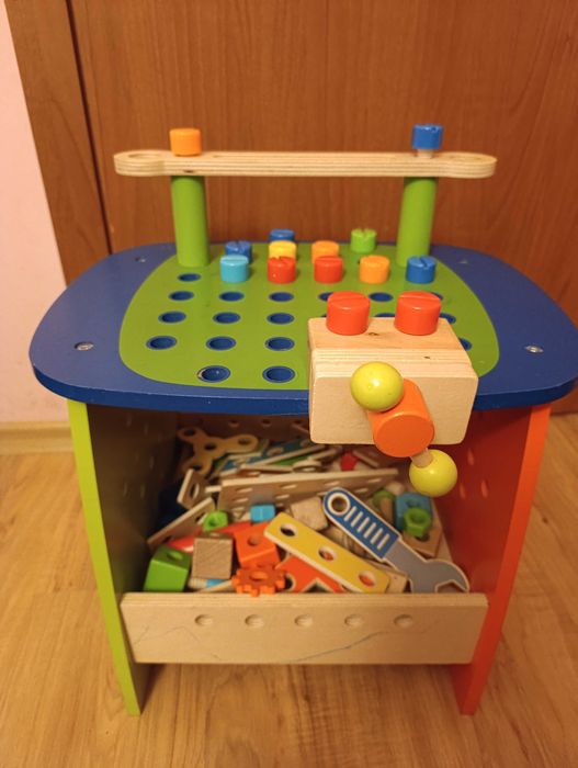 Детска дървена работилничка с инструменти