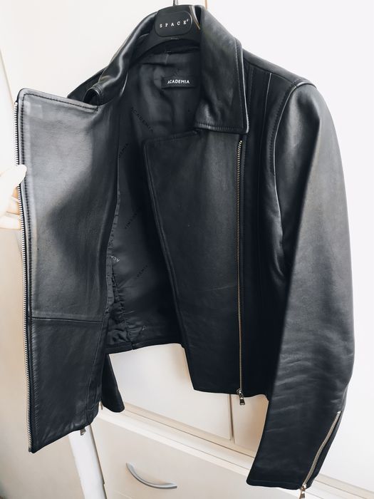 Шикарная кожаная куртка