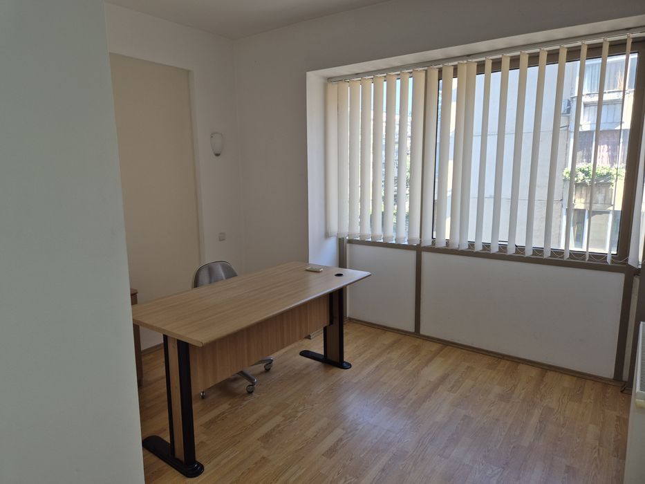 Vind garsoniera dubla (45mp) in bloc nou