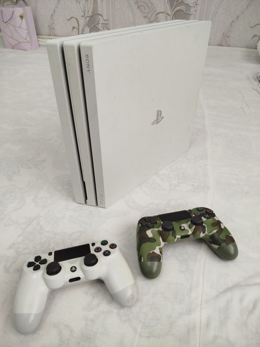 Плейстейшн 4 про