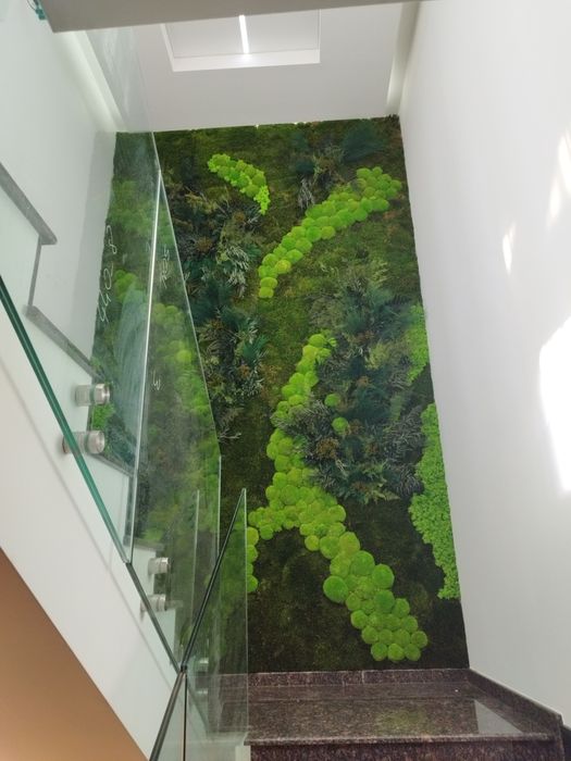 Зелени стени,пана,фирмени лога и картини от скандинавски