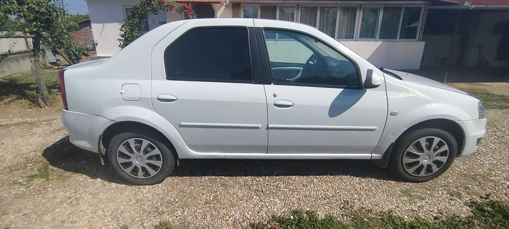 Dacia Logan 1.2 benzina an 2011