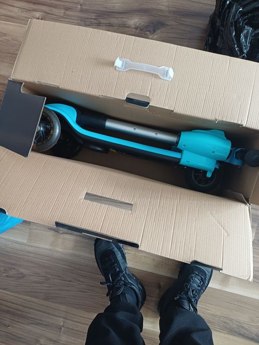 Trotinetă cu lumini muzica si fum , pliabila.