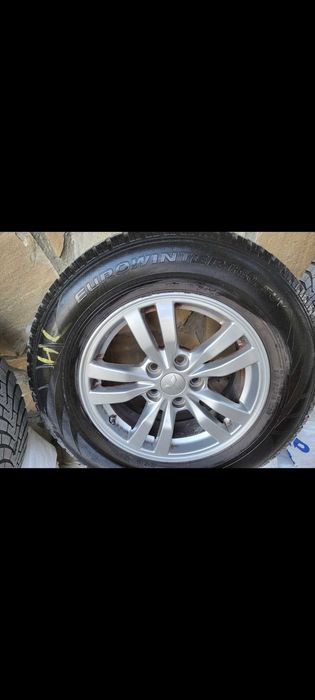 Продавам Взесезонни гум