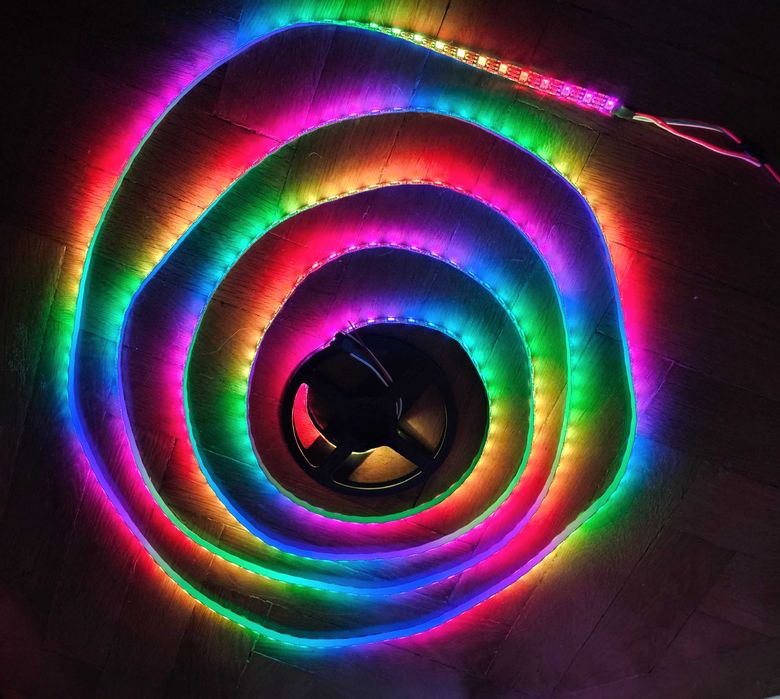 Kit bandă LED adresabilă WS2815 RGB – Iluminare inteligentă prin Wifi