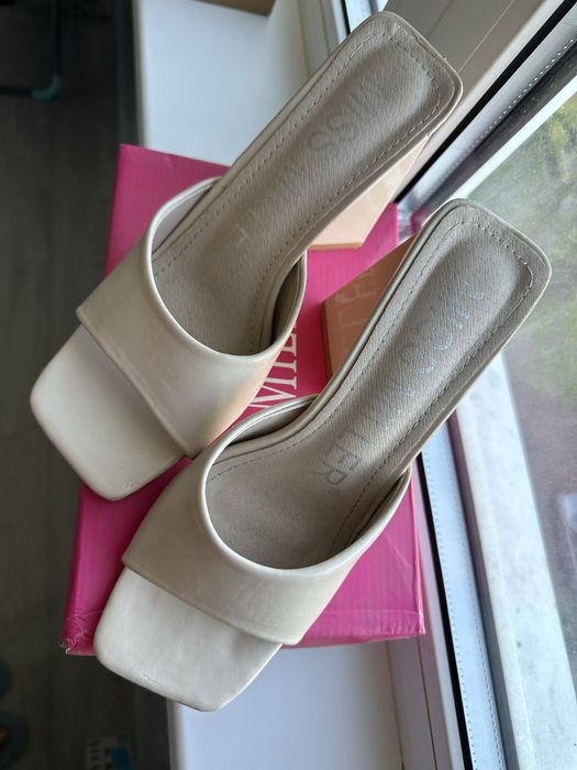 Обувь женская модная