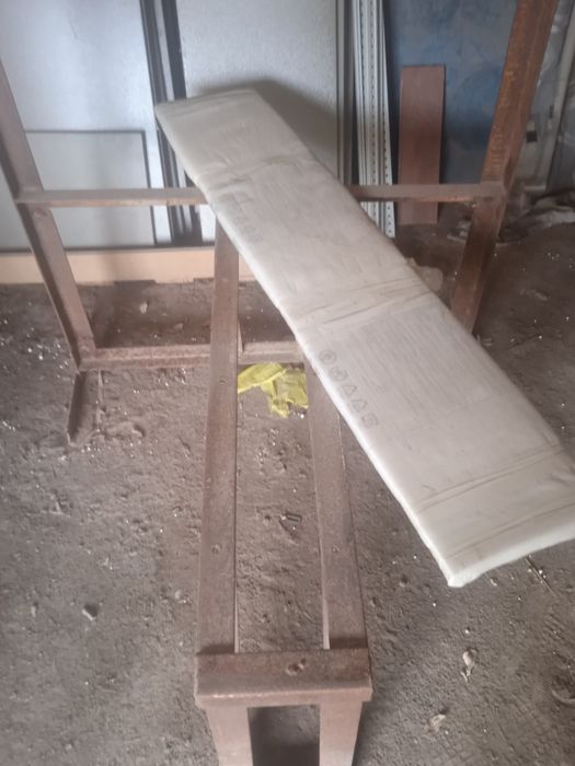 Лежак со штангой