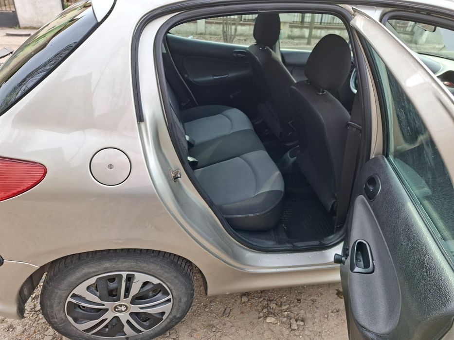 Vând Peugeot 206