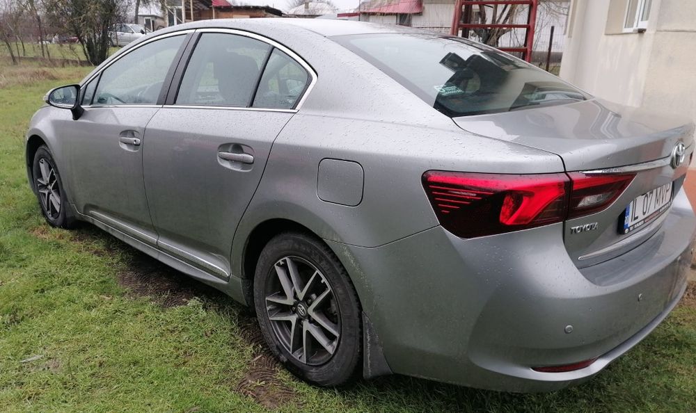 Toyota Avensis Automată,1,8 benzină, euro 6, carte service la zi.