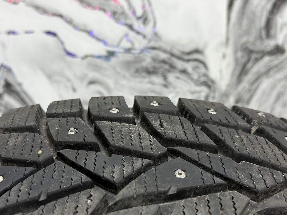 Продам зимние шины Dunlop 225/60/17