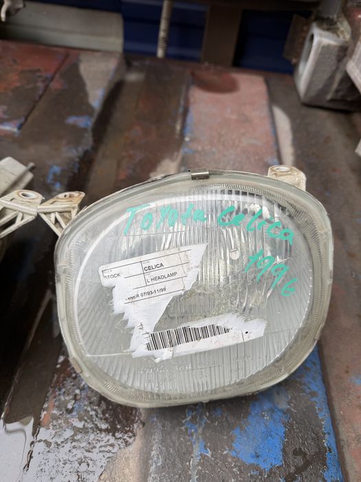 Фары на Toyota Celica 1996