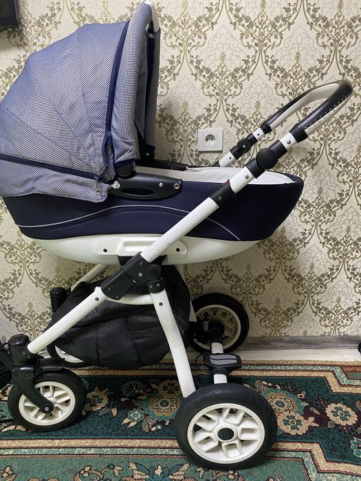 Продам коляску Adamex Jogger 2 в 1