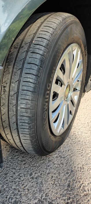 2  jante  echipate complet cu cauciucuri vara  f.bune 195/65/15