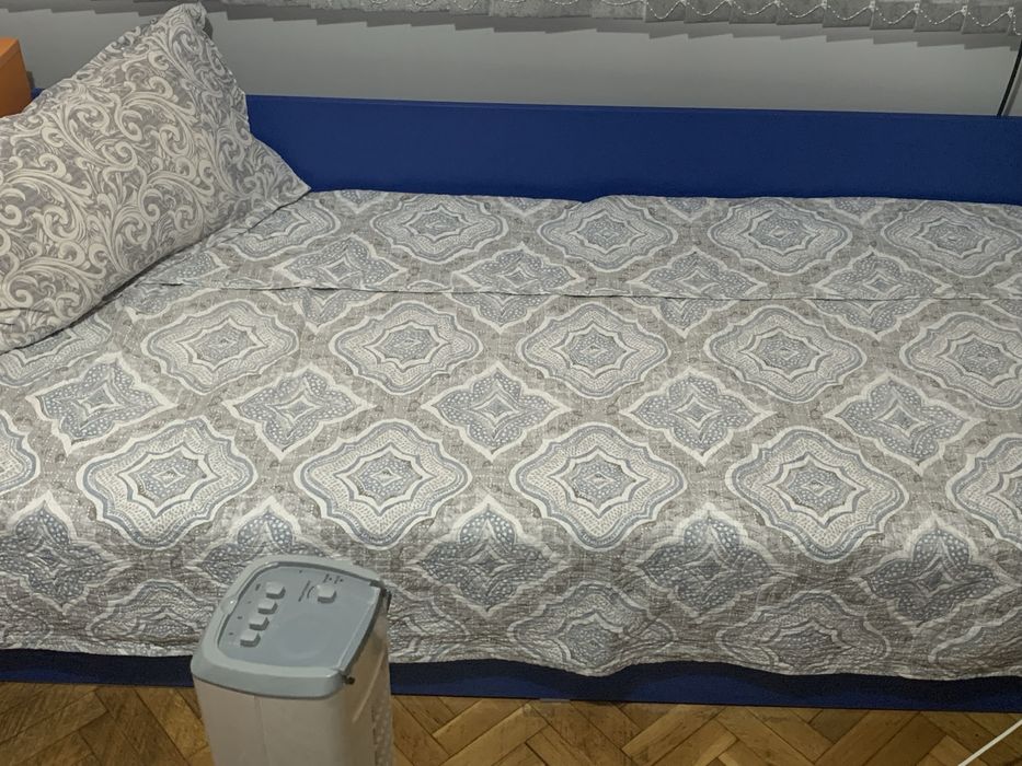 Секция, две легла и ракла