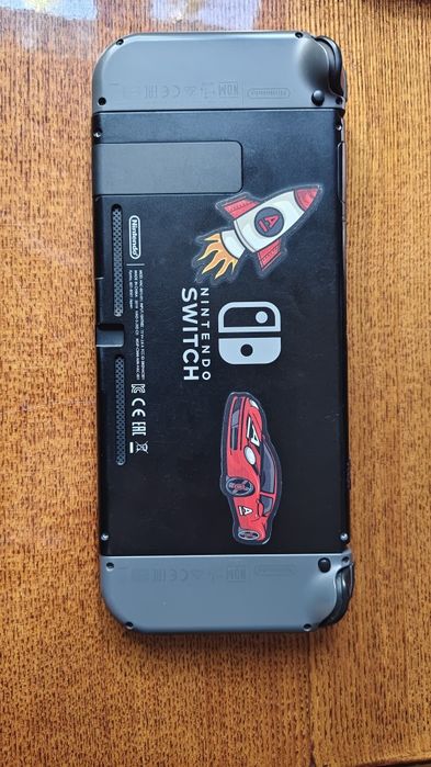 Продам Nintendo switch 2rev