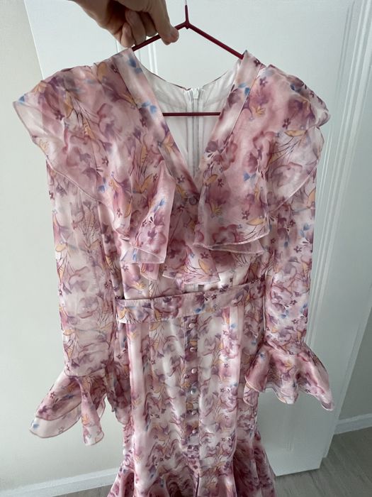 Вечернее женственное платье