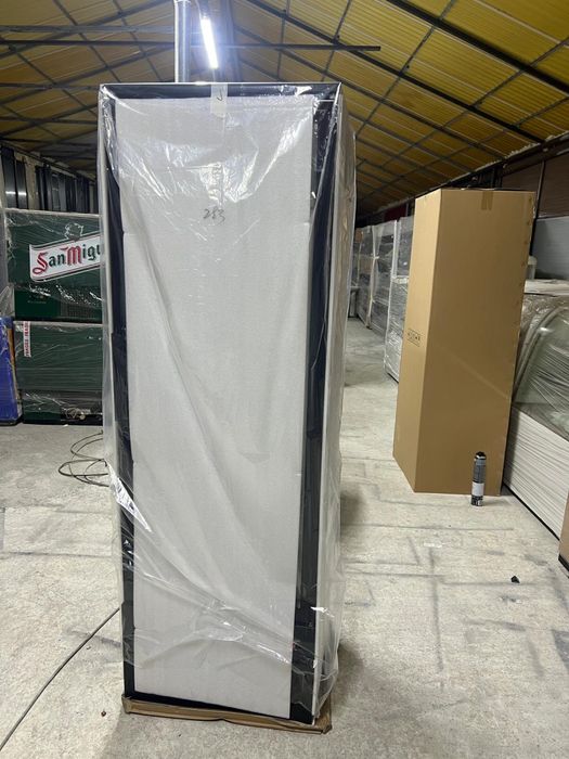 Vitrina frigorifica organizate impecabila pentru expunerea produselor