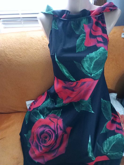 ТРИ НОВИ РОКЛИ и други чeтири -пeрфeктни, плюс подарък