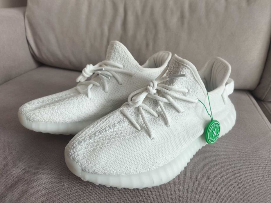 Yeezy Boost 350 V2 Различни модели