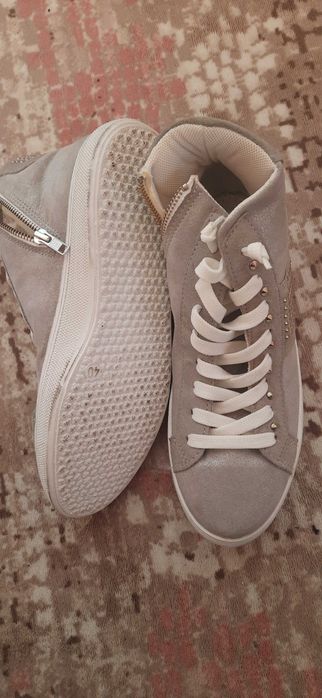 Модерни кецове с цип 40 номер