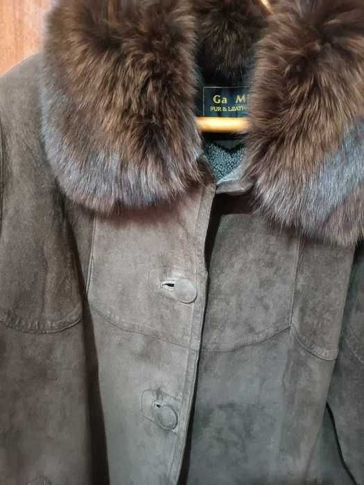 Продается дубленка с меховым воротником