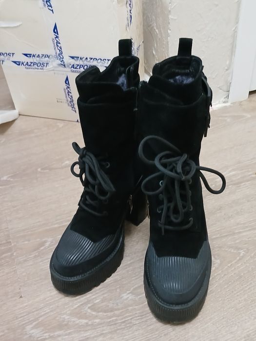 Сапоги зимние модные,тёплые