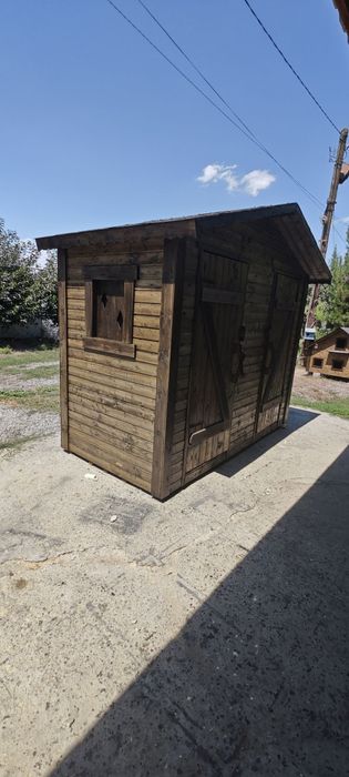 Деревянные домики будки вольеры скворечники песочницы и прочее