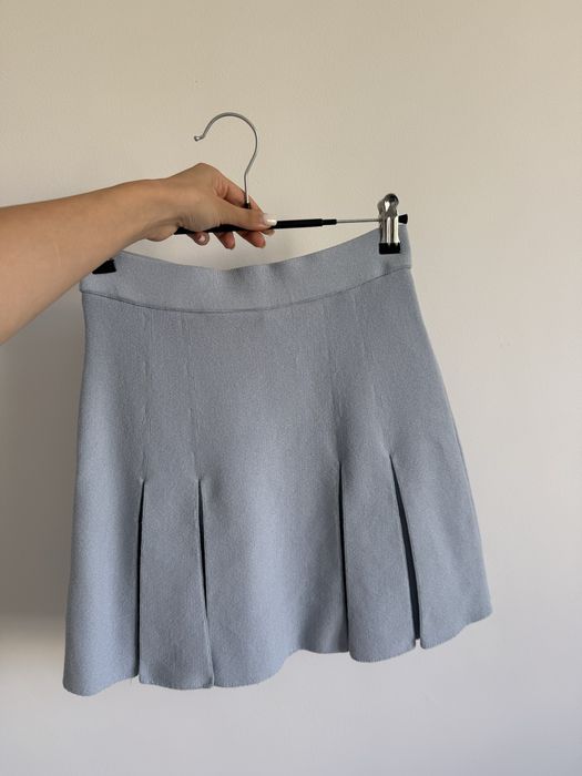 Пола ZARA.