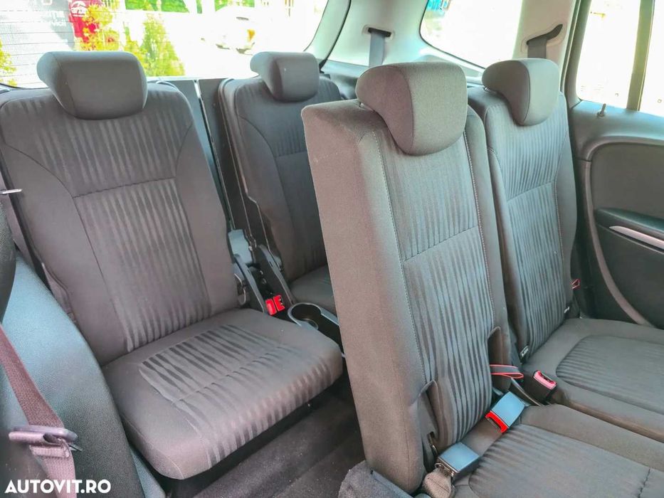 OPEL ZAFIRA . T locuri . Portbagaj de biciclete . Rate fixe . Garantie