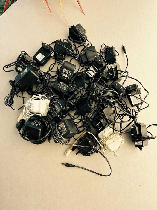 Адаптери зарядни 25бр