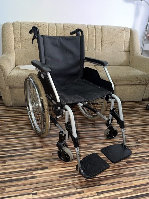 Scaun rulant medical batrani handicap dizabilitati 48 cm
