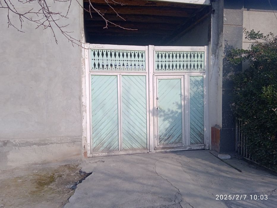 Тахта дарвоза сотилади