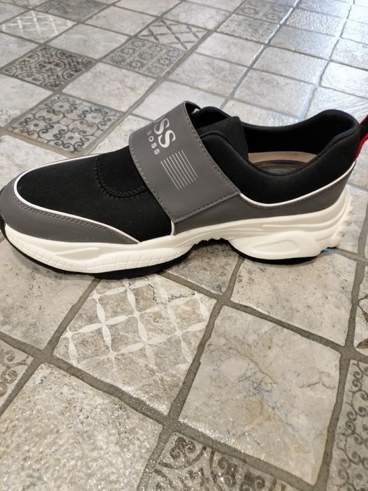 СРОЧНО Продам кроссовки