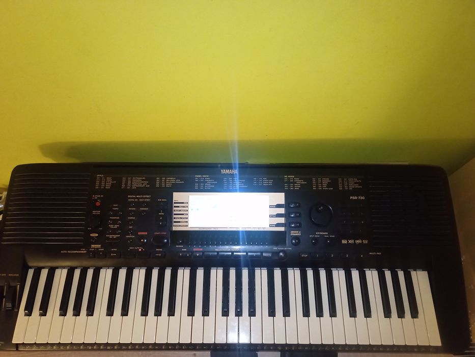 Ямаха Yamaha PSR 730