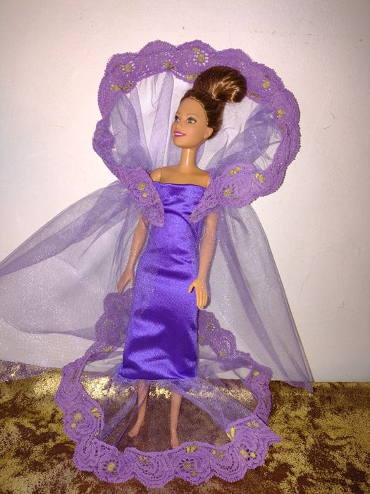 дрехи за кукли Барби и Кен