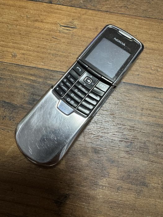 Nokia 8800 батерията му за смяна