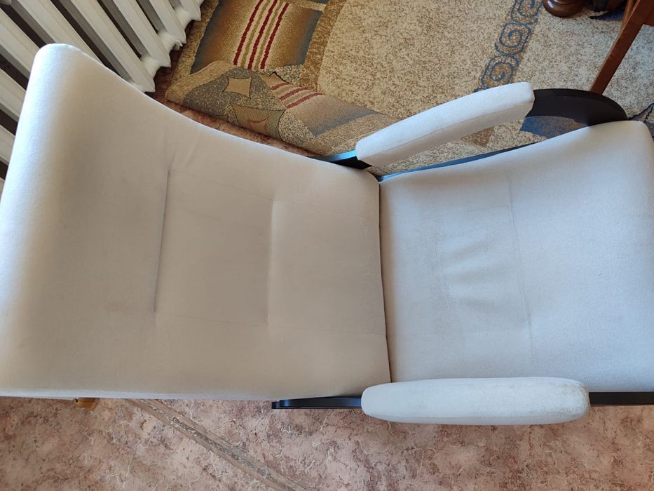 Продам кресло качалку