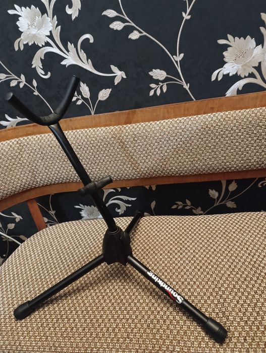 Подставка для саксофона,альт и тенор