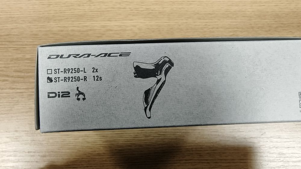ДЯСНА КОМАНДА:Shimano Dura ACE DI2 ST-R9250 12sp