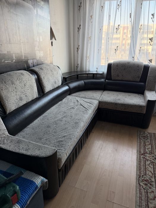 Продам угловой диван б/у