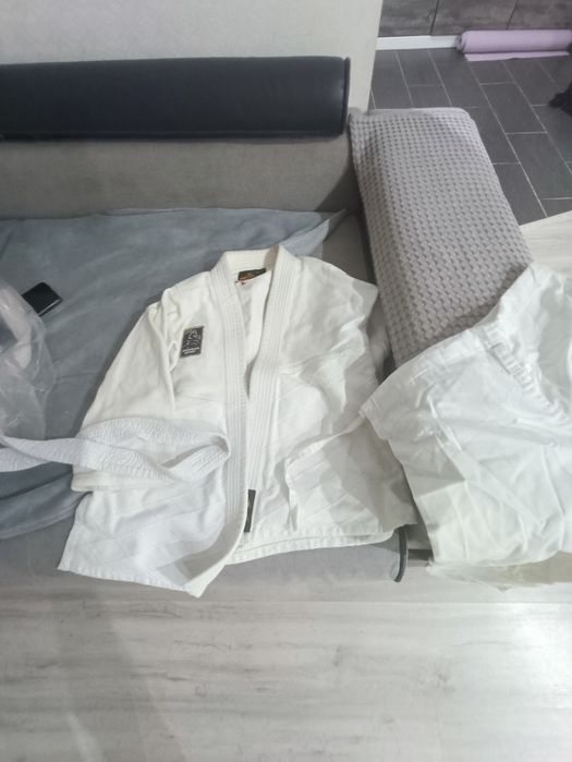 Продам кимоно со штанами